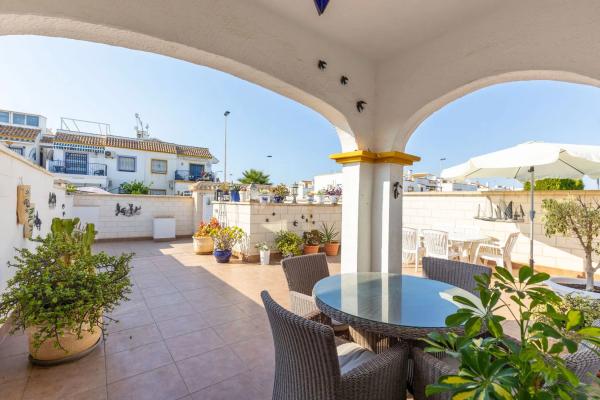 Dúplex en calle Montserrat Caballe