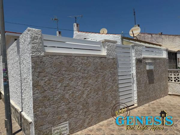 Chalet pareado en calle Marcial Lalanda, 776