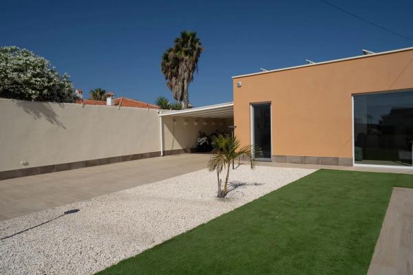 Casa independiente en calle Pablo Neruda
