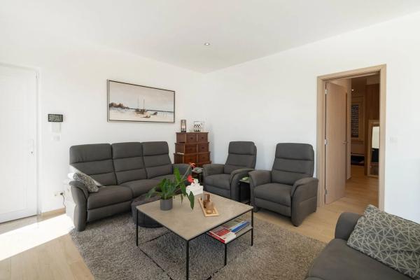 Casa independiente en calle Pablo Neruda