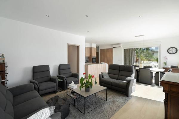 Casa independiente en calle Pablo Neruda