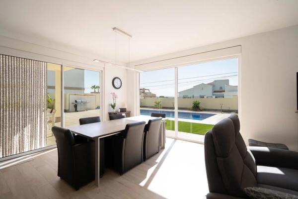 Casa independiente en calle Pablo Neruda