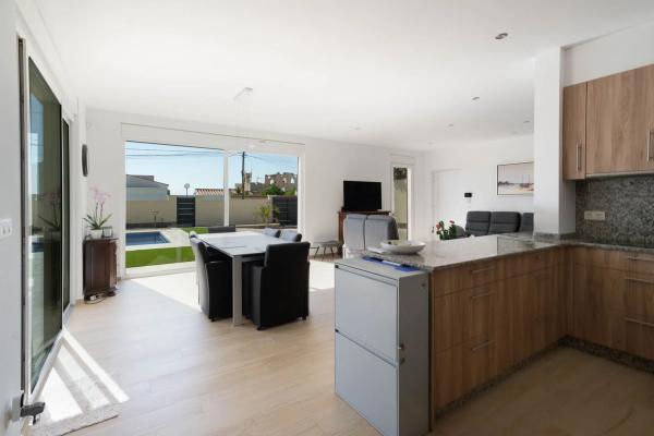 Casa independiente en calle Pablo Neruda