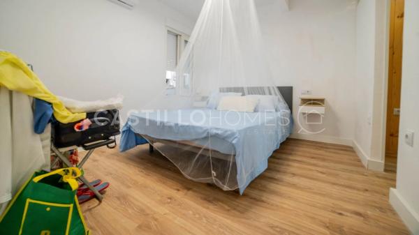 Chalet pareado en calle Pablo Picasso, 33