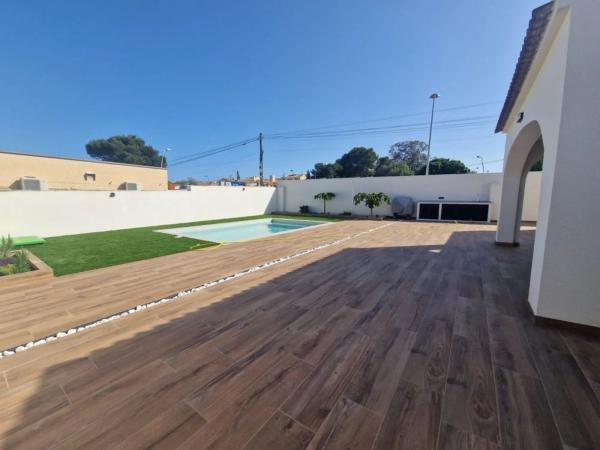 Chalet en Barrio Los Balcones - Los Altos del Edén