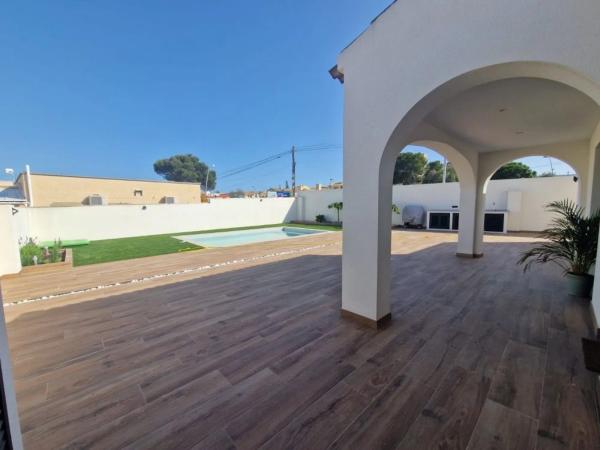 Chalet en Barrio Los Balcones - Los Altos del Edén