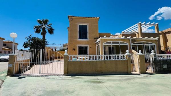 Chalet en Barrio Los Balcones - Los Altos del Edén