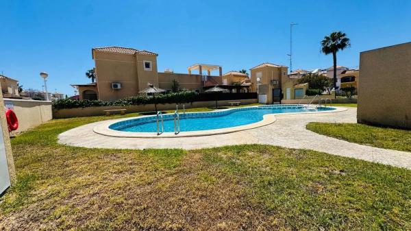 Chalet en Barrio Los Balcones - Los Altos del Edén