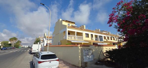 Chalet adosado en avenida Torreblanca, 14 a