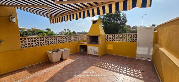 Chalet adosado en avenida Torreblanca, 14 a