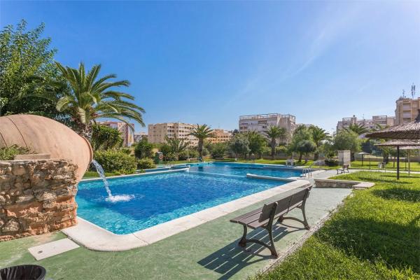 Chalet adosado en calle Perseo