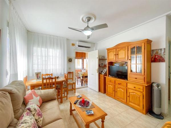 Chalet adosado en calle Perseo