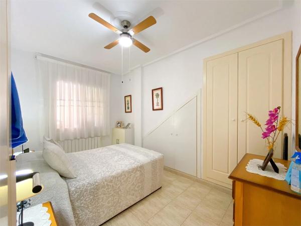 Chalet adosado en calle Perseo