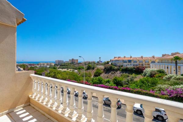 Piso en avenida Corinto, 9