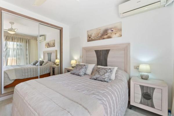 Chalet adosado en calle Gotzone Mora