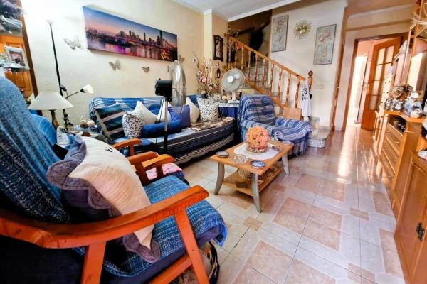 Chalet adosado en calle la Barraca, 35