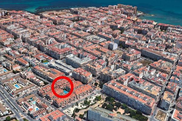 Chalet adosado en calle la Barraca, 35