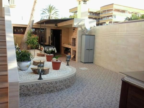 Chalet en calle Bajamar, 23