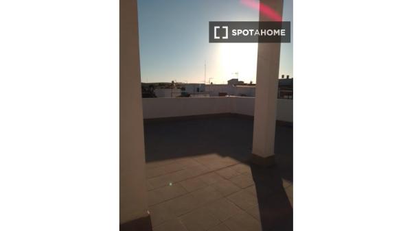 Piso de 2 dormitorios en alquiler en Guillena, Sevilla