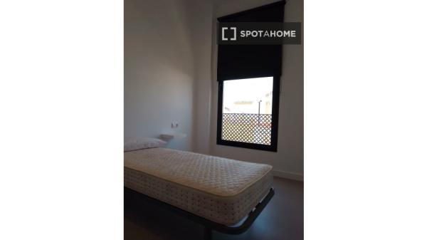 Piso de 2 dormitorios en alquiler en Guillena, Sevilla