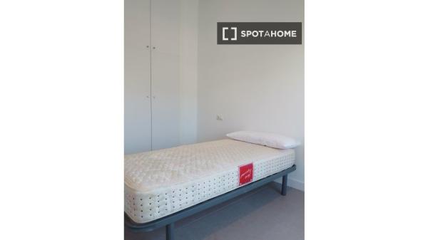 Piso de 2 dormitorios en alquiler en Guillena, Sevilla