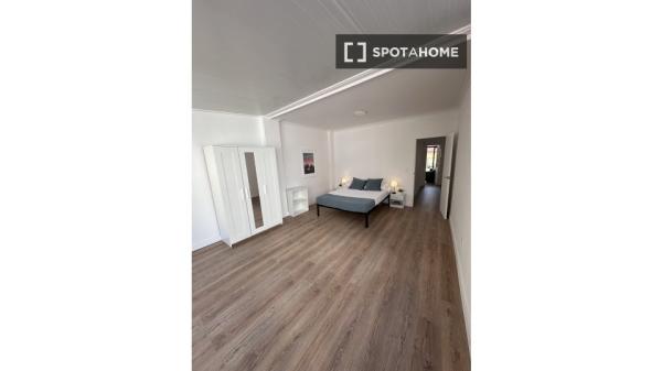 Piso de 3 dormitorios en alquiler en Alicante