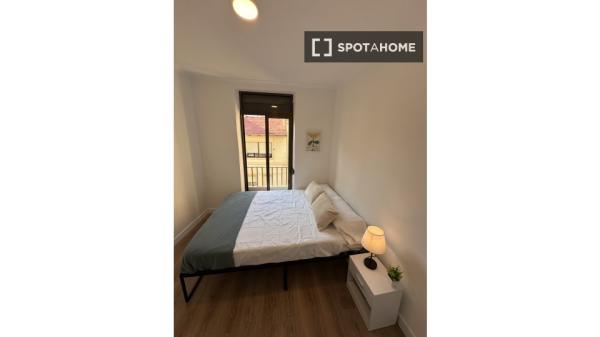 Piso de 3 dormitorios en alquiler en Alicante