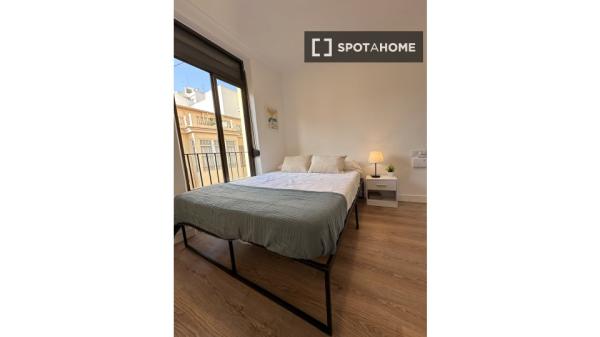 Piso de 3 dormitorios en alquiler en Alicante