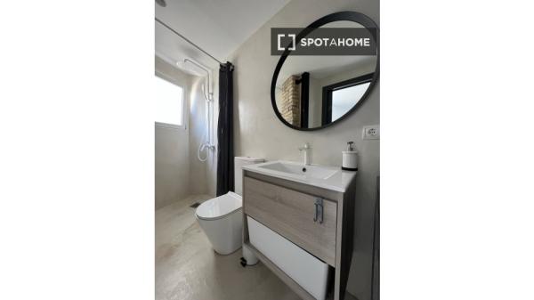 Apartamento de 2 dormitorios en alquiler en Russafa, Valencia