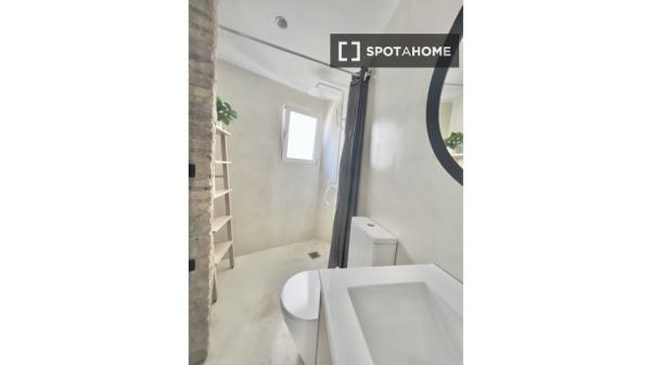 Apartamento de 2 dormitorios en alquiler en Russafa, Valencia