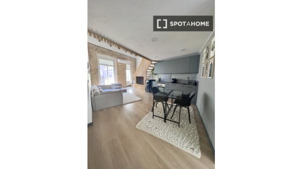 Apartamento de 2 dormitorios en alquiler en Russafa, Valencia