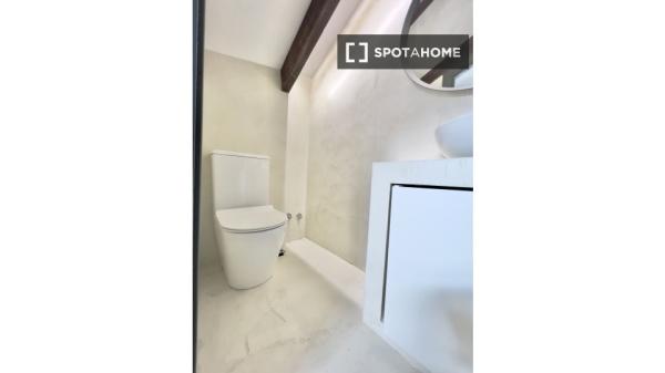 Apartamento de 2 dormitorios en alquiler en Russafa, Valencia