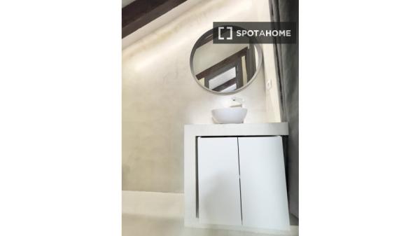 Apartamento de 2 dormitorios en alquiler en Russafa, Valencia