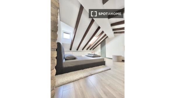 Apartamento de 2 dormitorios en alquiler en Russafa, Valencia