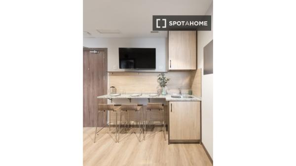 Habitación en piso compartido en alquiler en El Cónsul II, Málaga