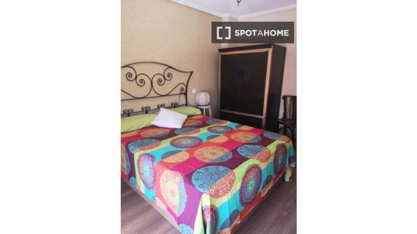 Piso de 3 dormitorios en alquiler en Zaragoza