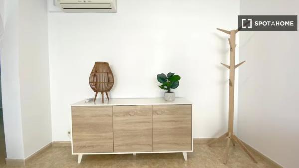 Apartamento de 1 dormitorio en alquiler en Alicante