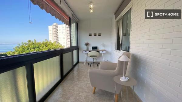 Apartamento de 1 dormitorio en alquiler en Alicante