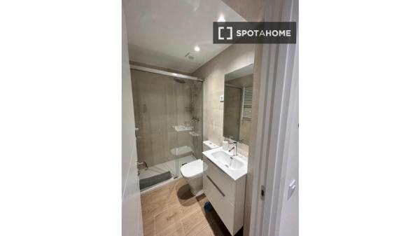 Habitación en piso compartido en Alcalá de Henares.