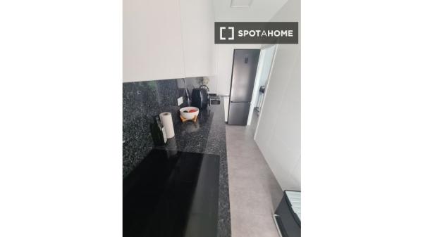 Apartamento de 2 dormitorios en alquiler en Capuchinos, Málaga