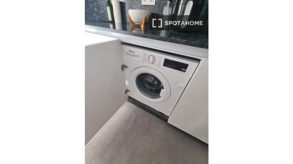 Apartamento de 2 dormitorios en alquiler en Capuchinos, Málaga