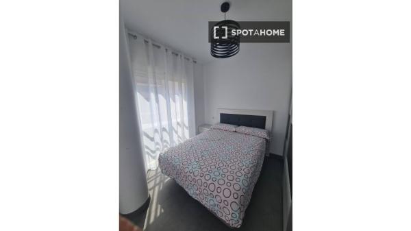 Apartamento de 2 dormitorios en alquiler en Capuchinos, Málaga