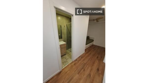 Zimmer in Wohngemeinschaft in València