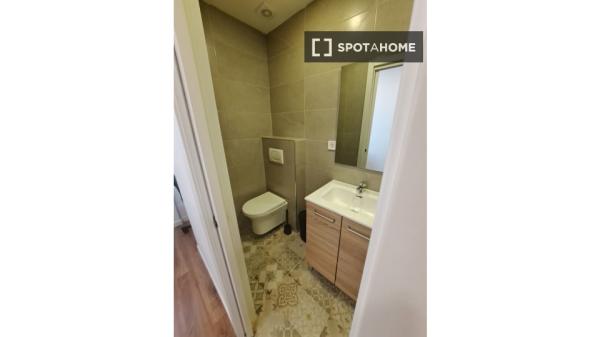 Zimmer in Wohngemeinschaft in València