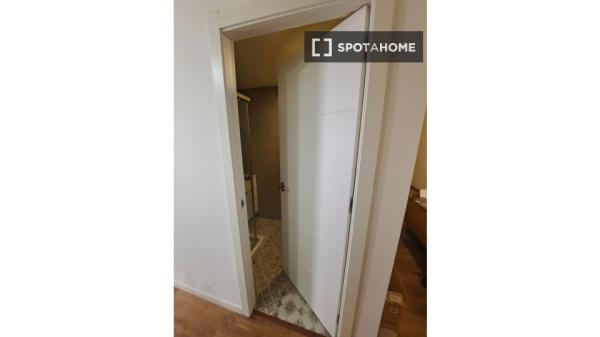 Zimmer in Wohngemeinschaft in València