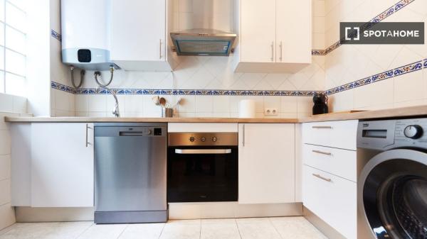 Habitación compartida en alquiler en Barrio León, Sevilla.