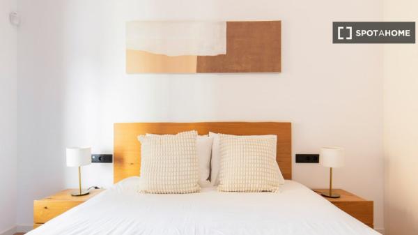 Apartamento de 2 dormitorios en alquiler en El Raval, Barcelona