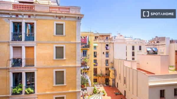 Apartamento de 2 dormitorios en alquiler en El Raval, Barcelona