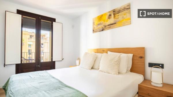 Apartamento de 2 dormitorios en alquiler en El Raval, Barcelona