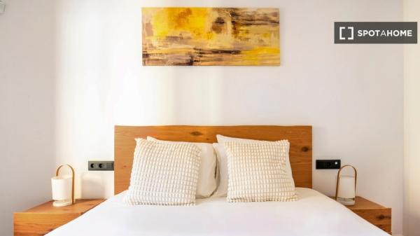 Apartamento de 2 dormitorios en alquiler en El Raval, Barcelona